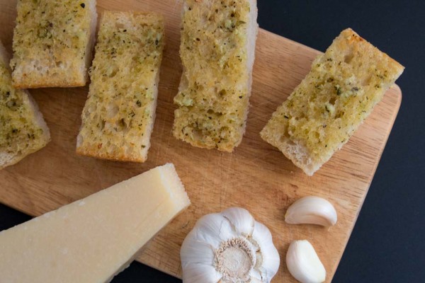 Vegetarische Cevapcici mit Paprikasauce – würzig, herzhaft, fleischfrei genießen