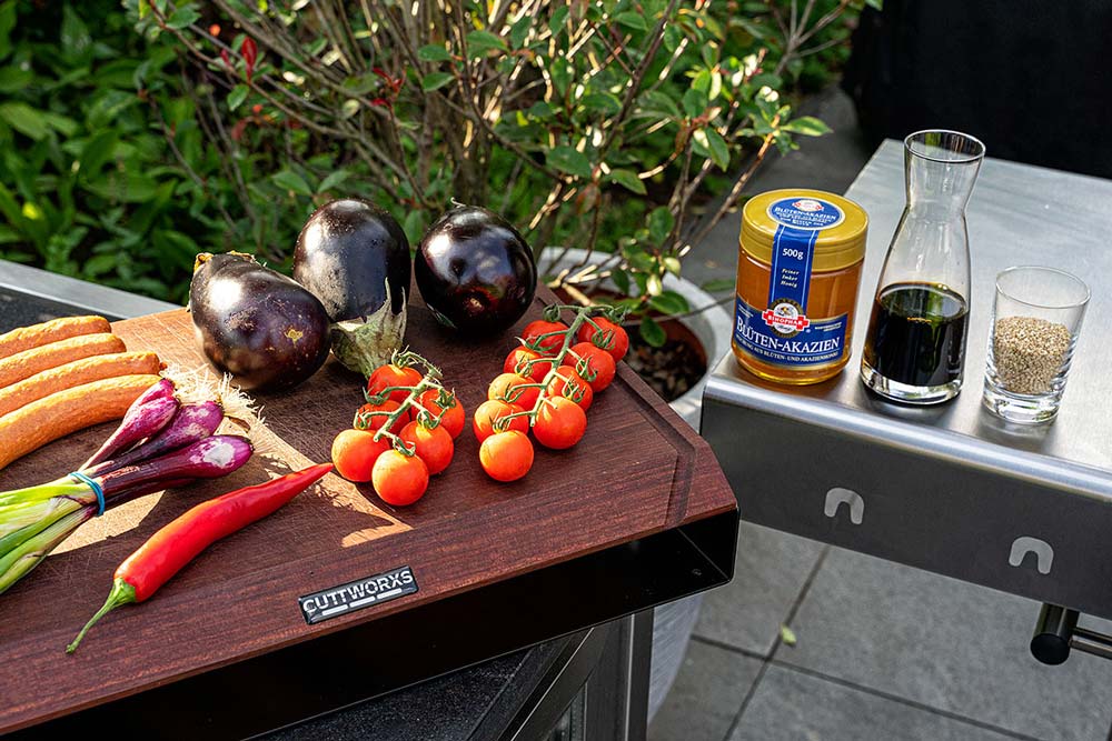 Zutaten für Rezept: Karamellisierte Auberginen mit Käsekrainer