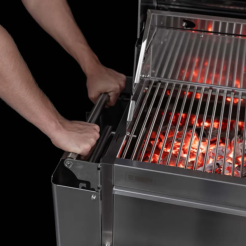 Stabiler Griff unter der Seitenablage