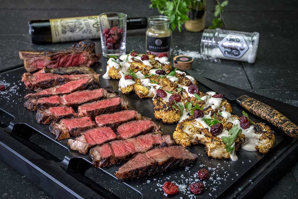 Grillrezept: Cowboy Steak mit Blumenkohl-Steaks