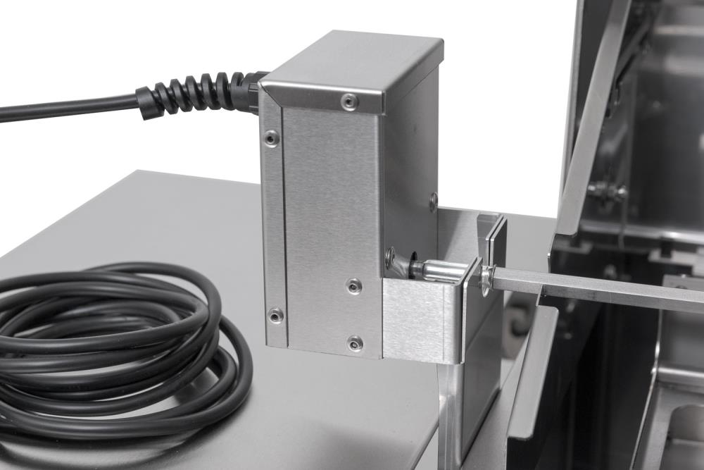 Der 5 Watt Motor sitzt stabil an der Halterung Der 5 Watt Motor sitzt stabil an der Halterung