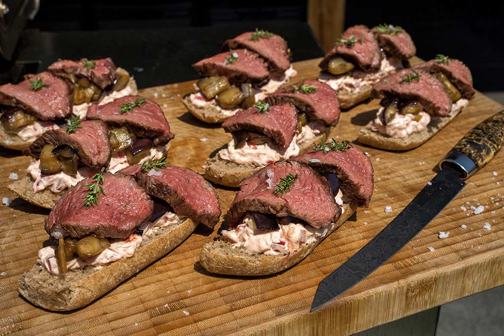 Teres Major grillen – Steak Slider mit Auberginen & Paprikacreme