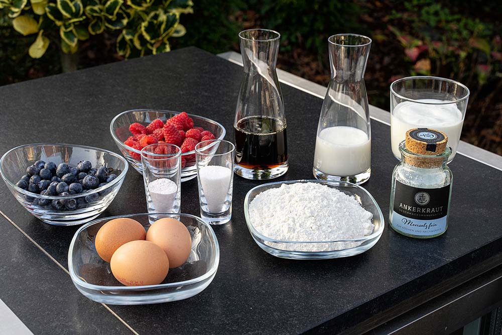 Zutaten für Pancakes Grill mit Beeren & Ahornsirup