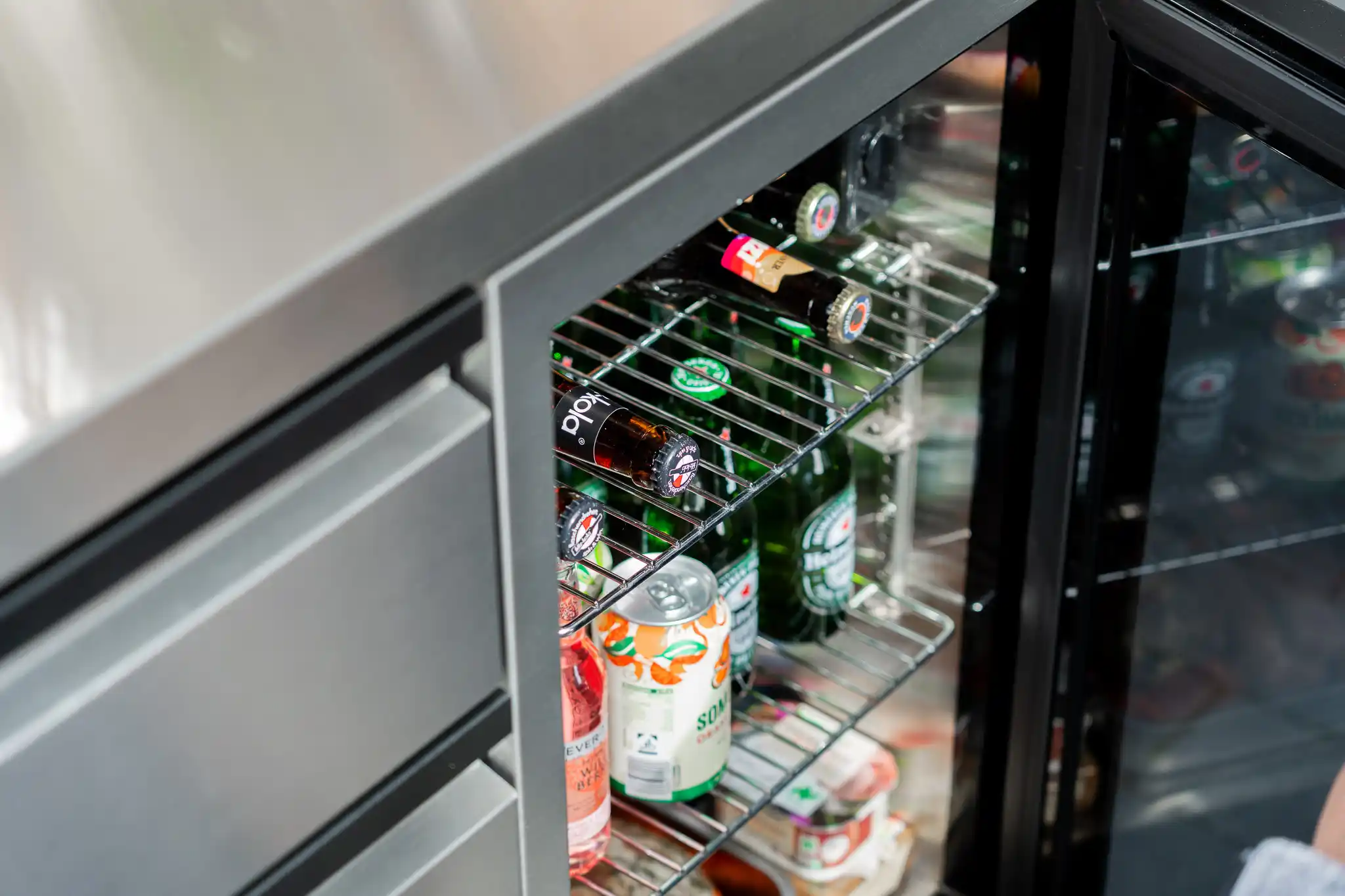 Kühlschrank von Caso Design. Vollständig integrierbar in den Outdoor Grilltisch Buddy von Schickling Grill.