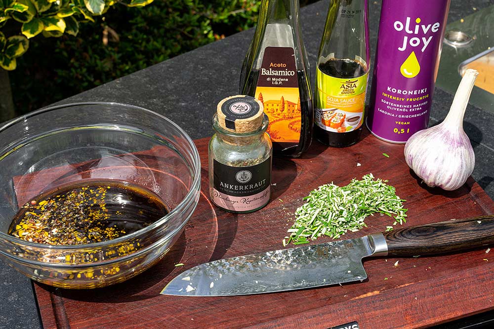 Balsamico Rosmarin Marinade vorbereiten