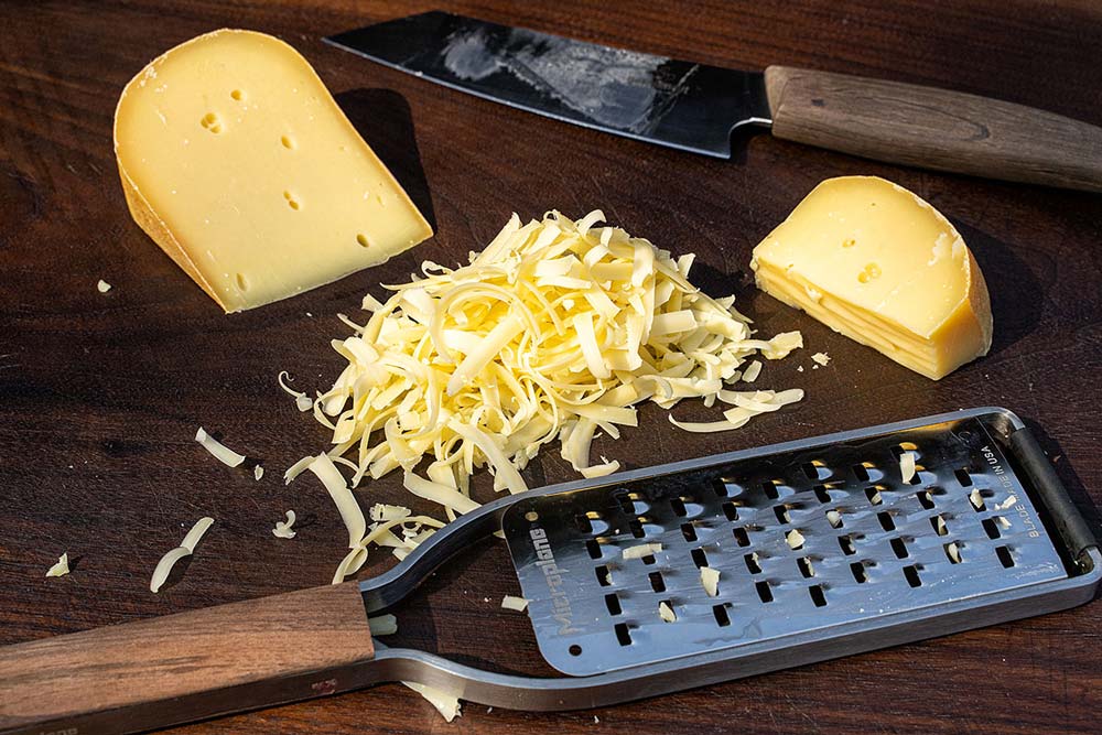 Käse reiben
