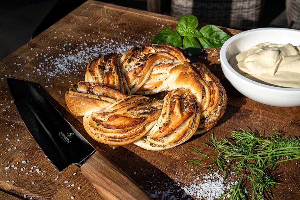 Lachszopf mit Honig-Senf-Dip