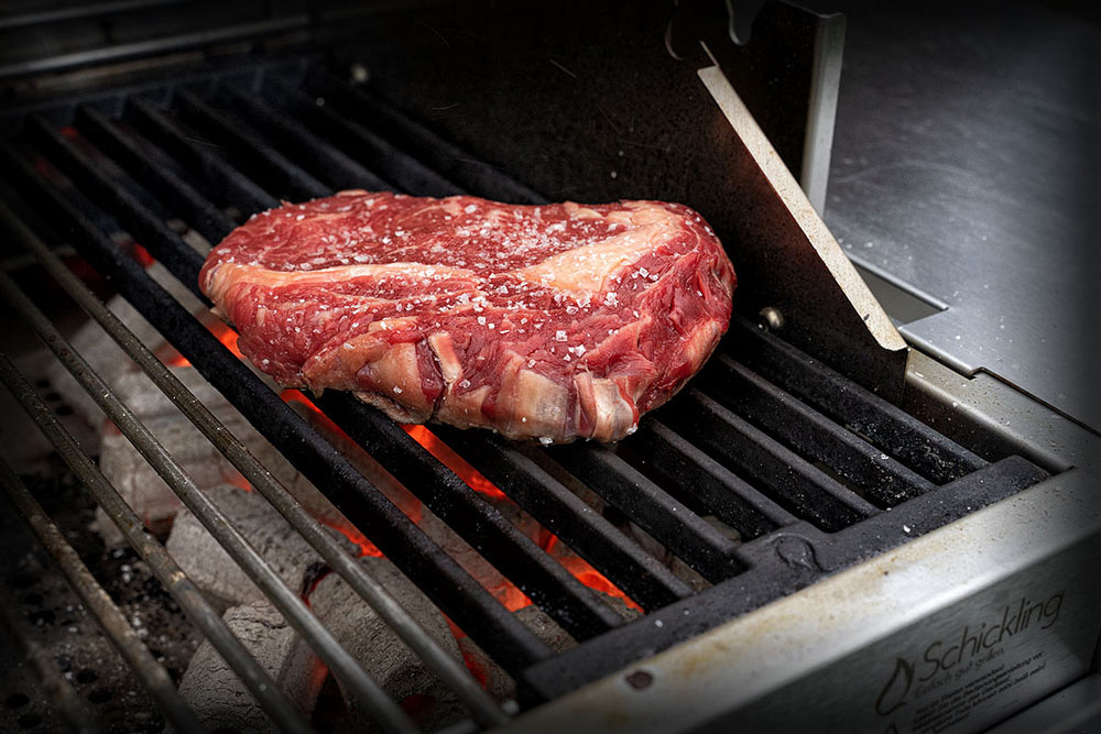 Fleisch angrillen