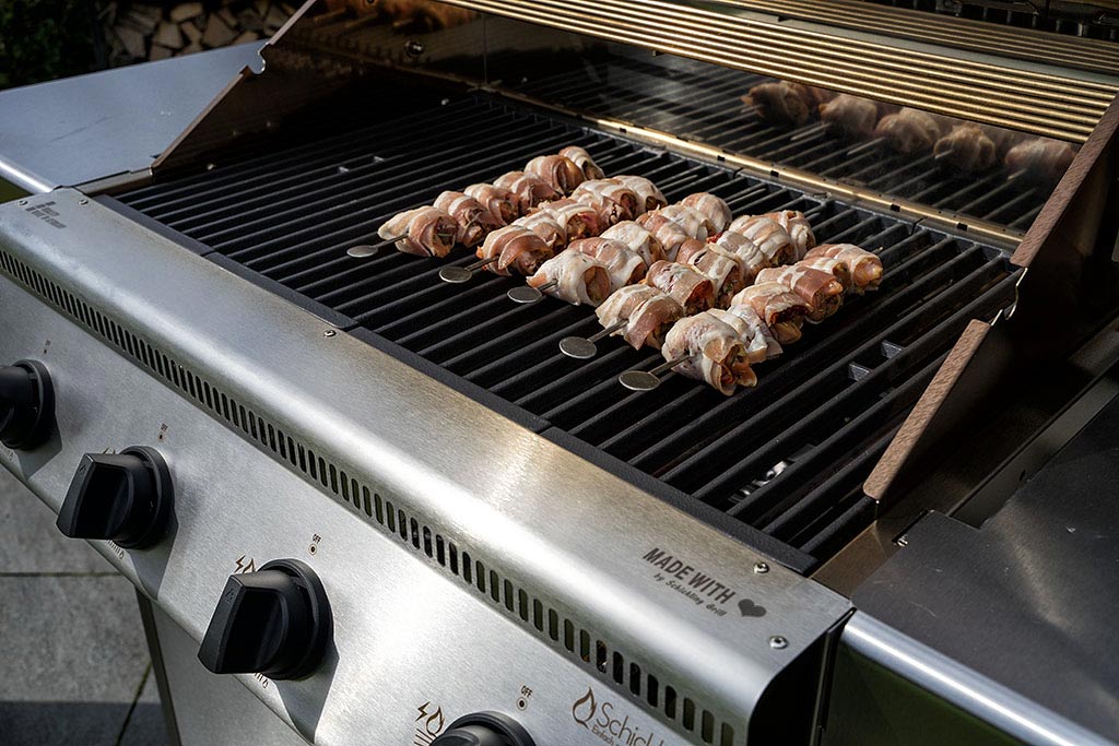 Hähnchenspieße (Pfaffenschnittchen) im Speckmantel mit Pesto Bild 11