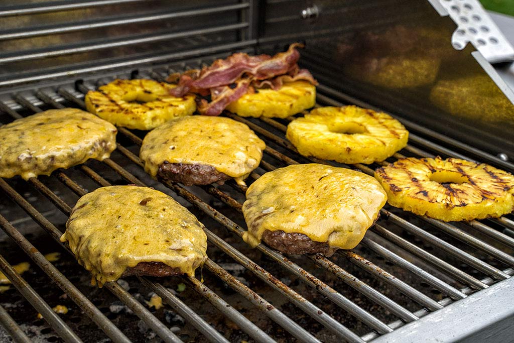 Patties fertig grillen